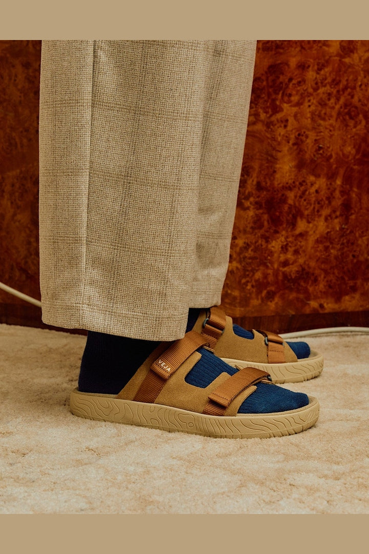 Sandalia Veja De Hombre Arpoador Suede Cognac VEJA SANDALIAS Malva CO