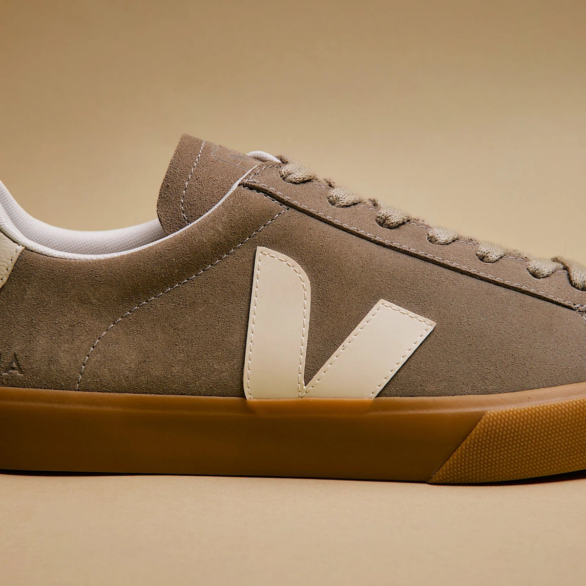 Tenis Veja De Hombre Campo Suede Taupe Pierre Natural