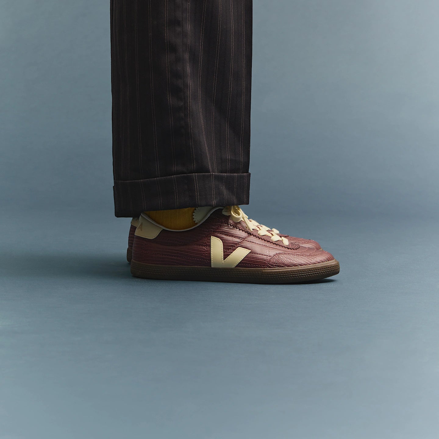 Tenis Veja De Mujer Panenka Dragon Leather Amarante
