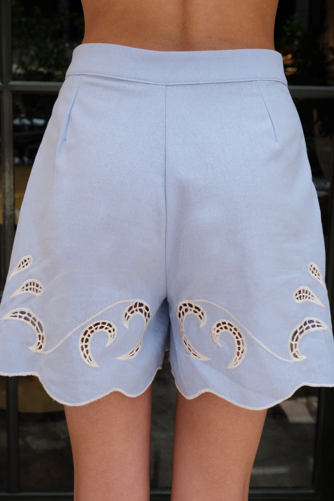 Short Bordado En Ruedo VOIE SHORTS Malva CO