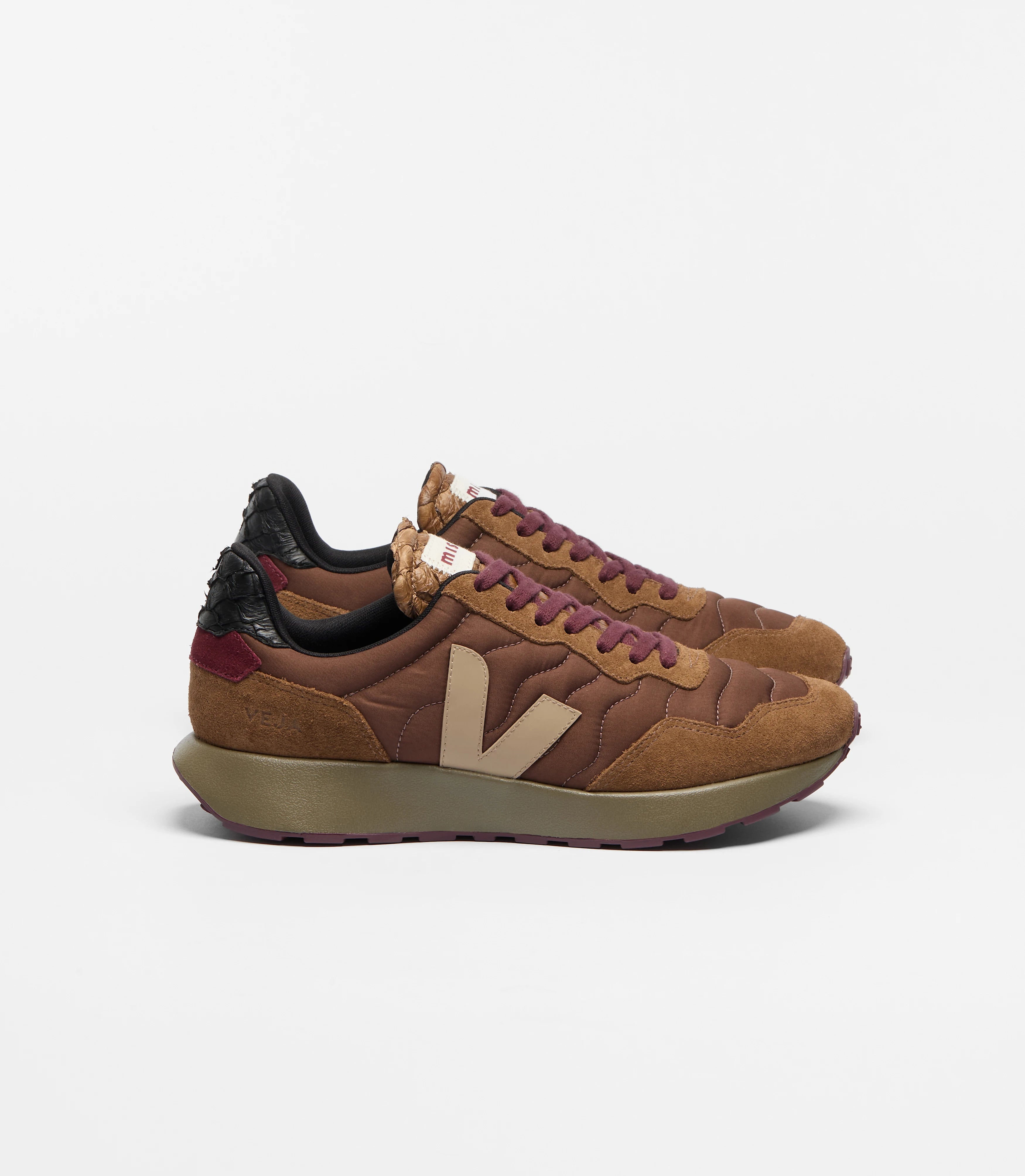 Zapatillas Veja De Mujer Paulistana Nolyn
