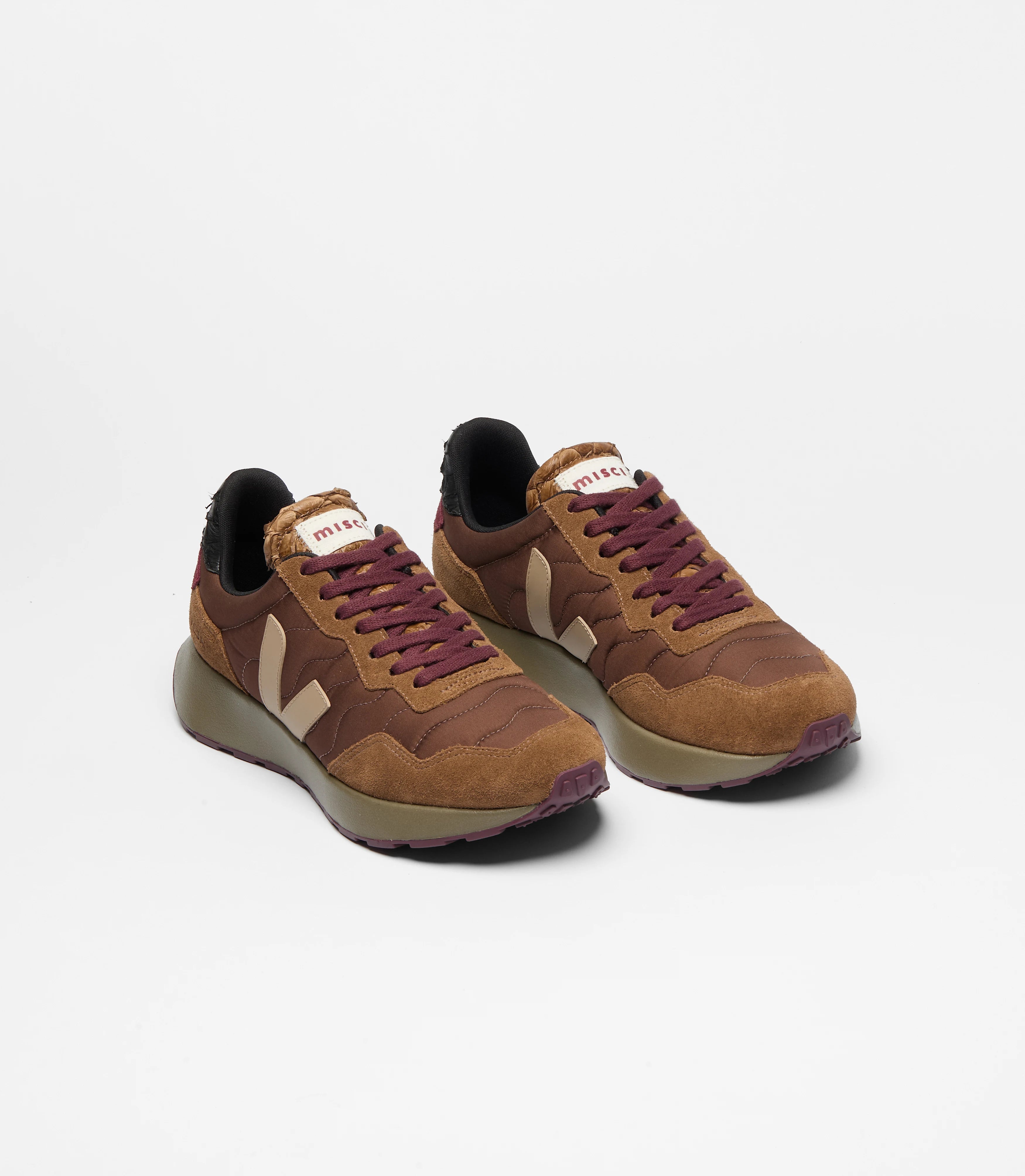 Zapatillas Veja De Mujer Paulistana Nolyn