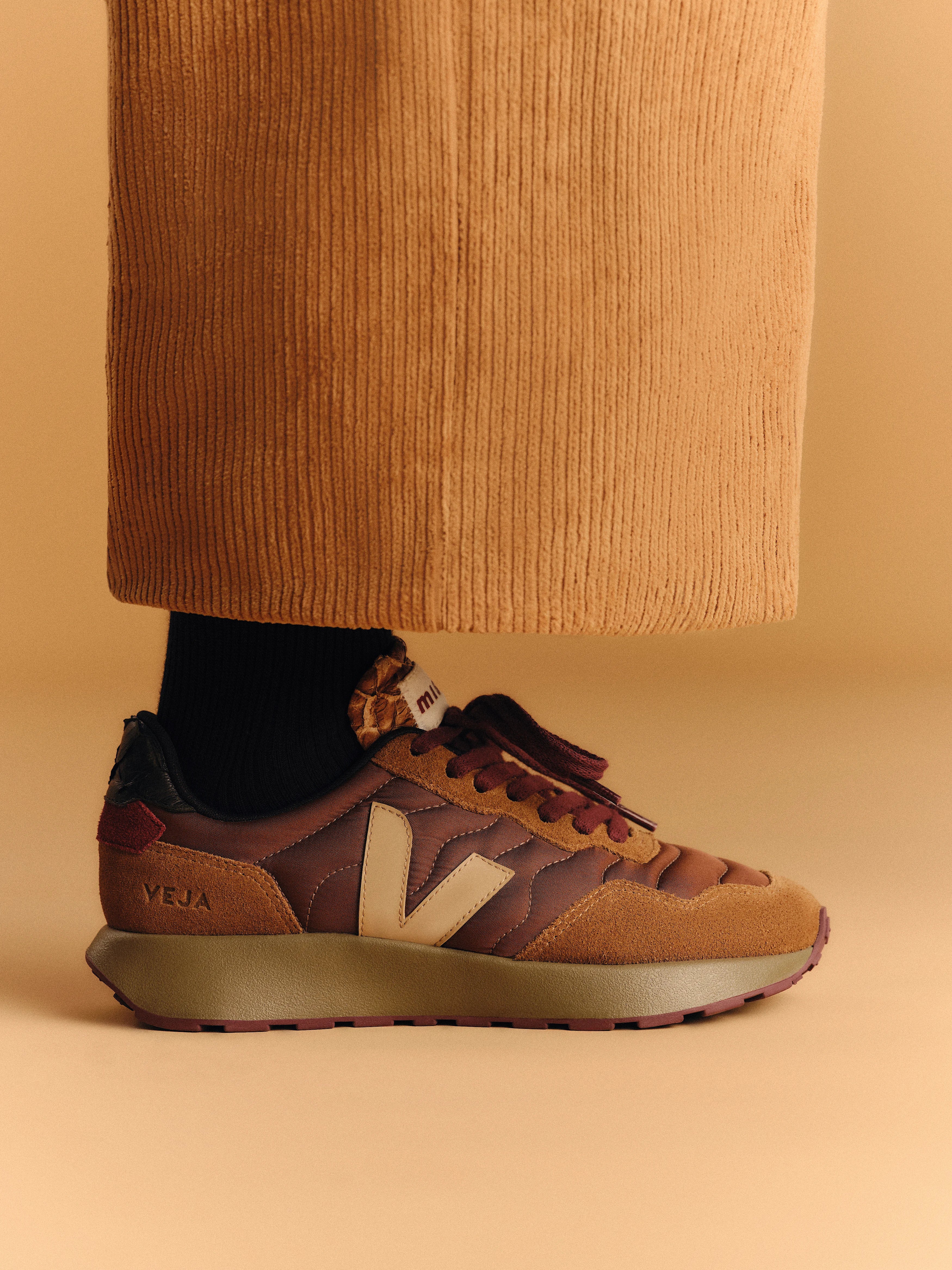 Zapatillas Veja De Mujer Paulistana Nolyn